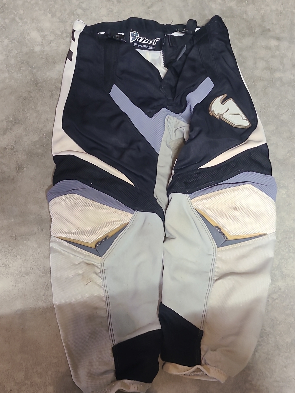 thor Big Boyd Motocross Pants in Black And Grey. Size 22